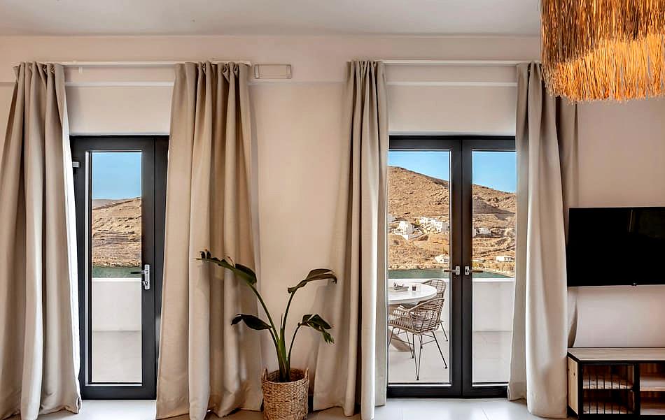 Amal Kythnos Suites